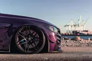 Der BMW M4 erhält eine Daytona-Violett-Leckierung, ein Bodykit und neue Felgen №3